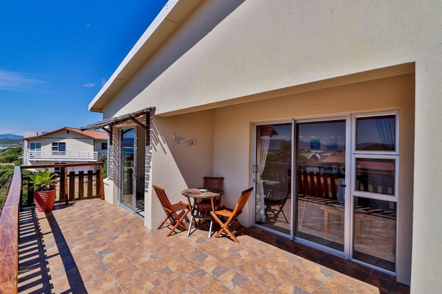 6 Bedroom Property for Sale in De Kelders Western Cape